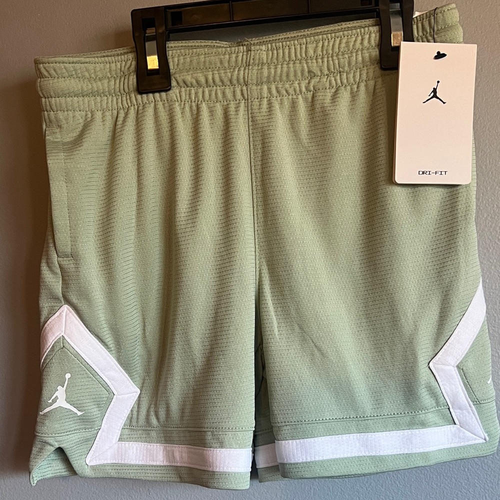 Jordan Kids Shorts in Light Green and White